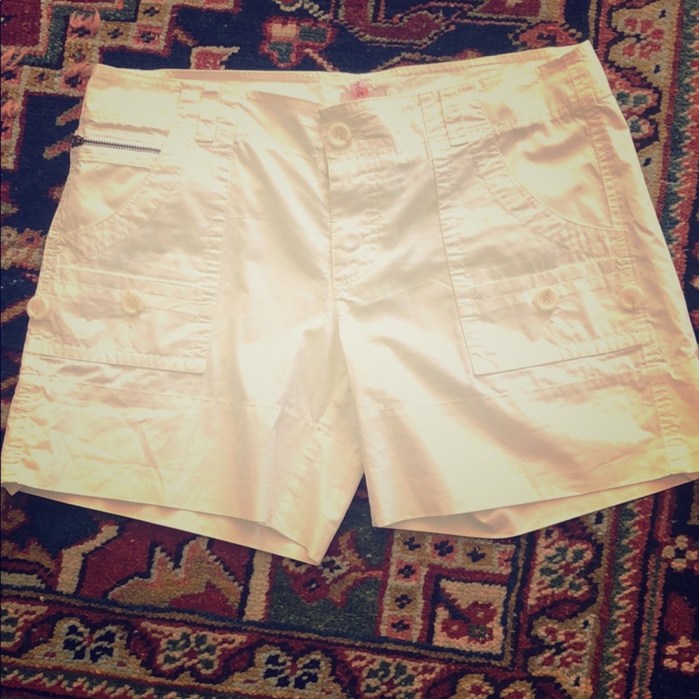 White Joie cargo style shorts